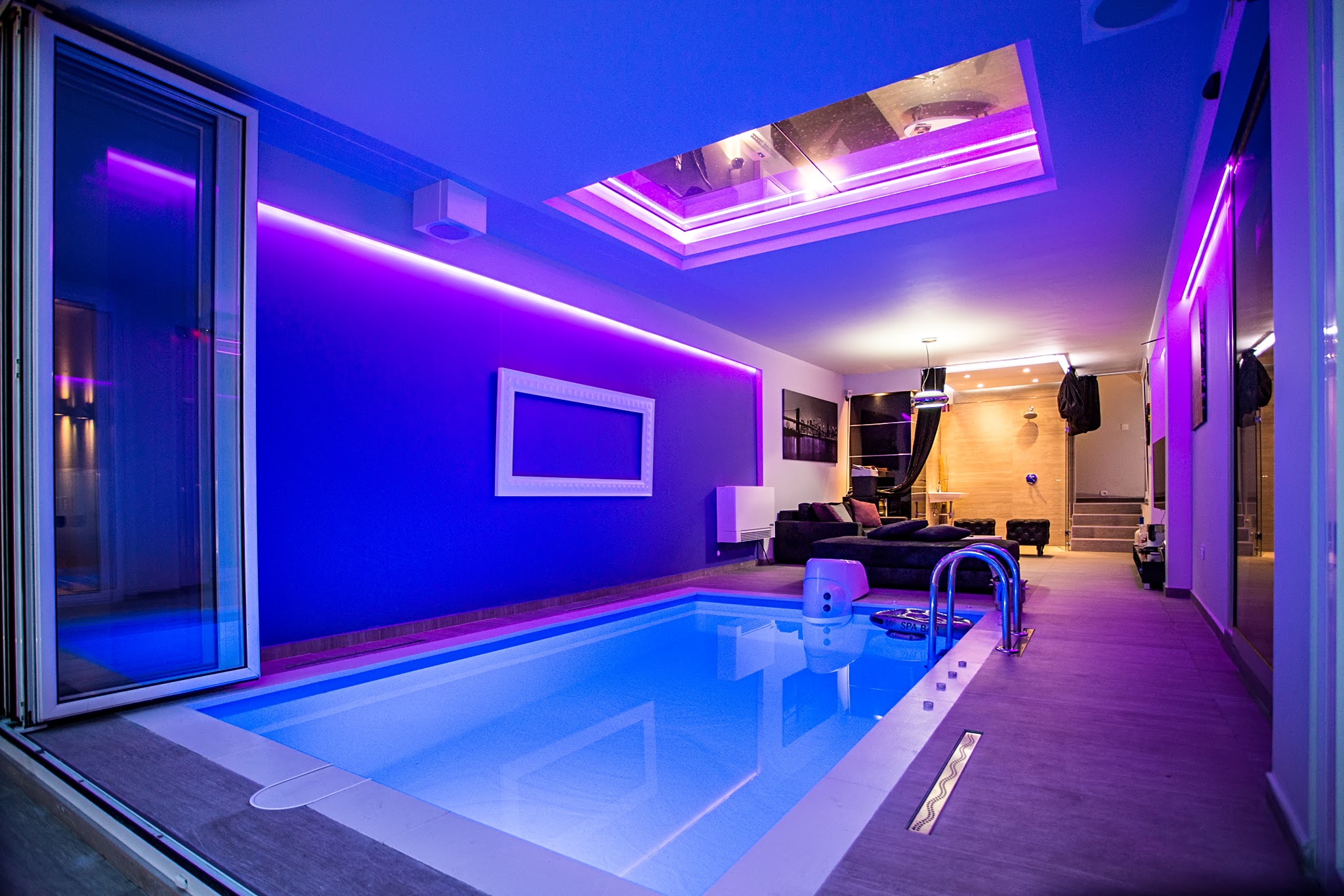 Villa Belgrade indoor Pool and Party area